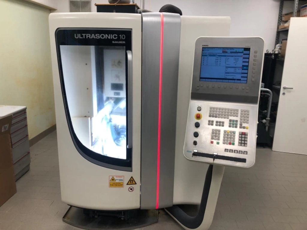 Centro di lavoro a 5 assi DMG SAUER Ultrasonic 10 - Foto integrale macchina 