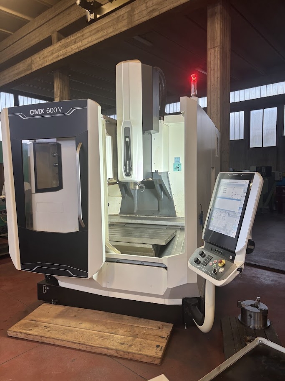 Centro di lavoro verticale DMG CMX 600 V - Full machine photo 