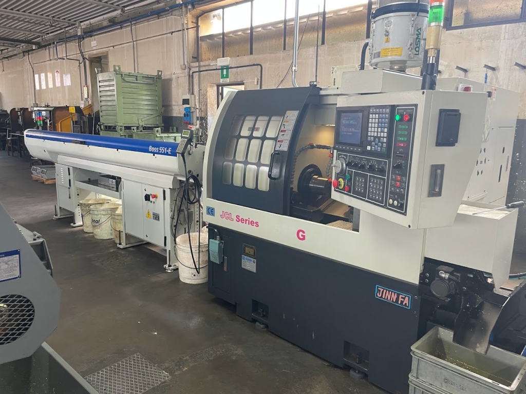 Tornio da barra Jinn Fa JCL - 52TG - Full machine photo 