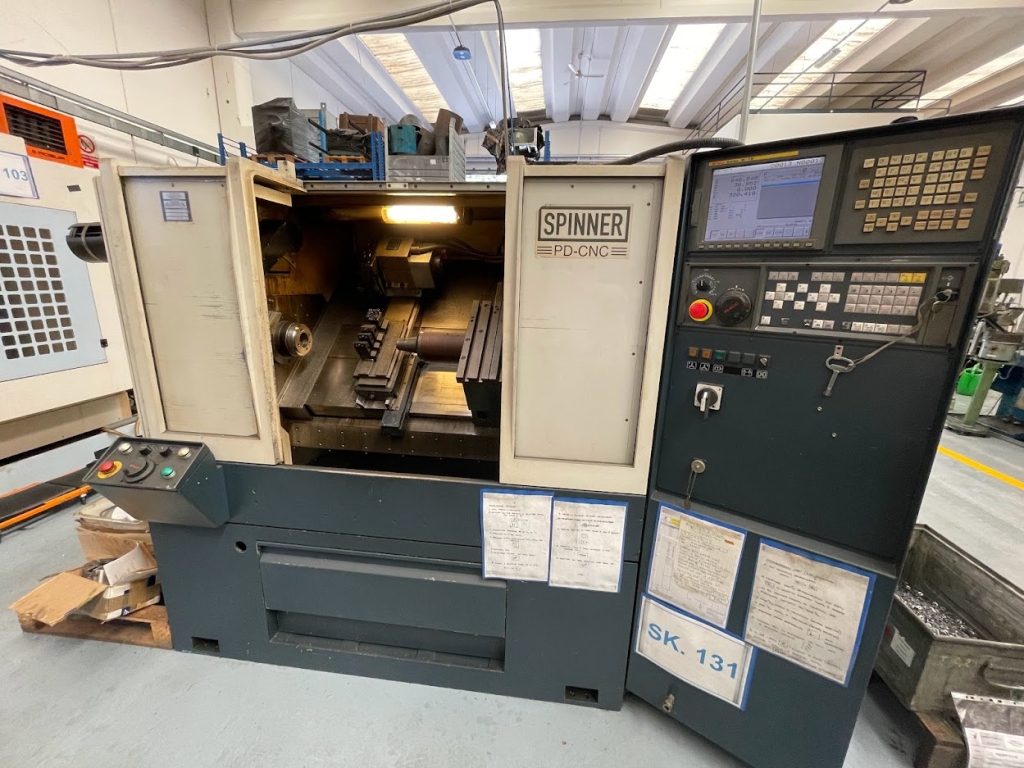 Tornio motorizzato Spinner PD CNC - Full machine photo 