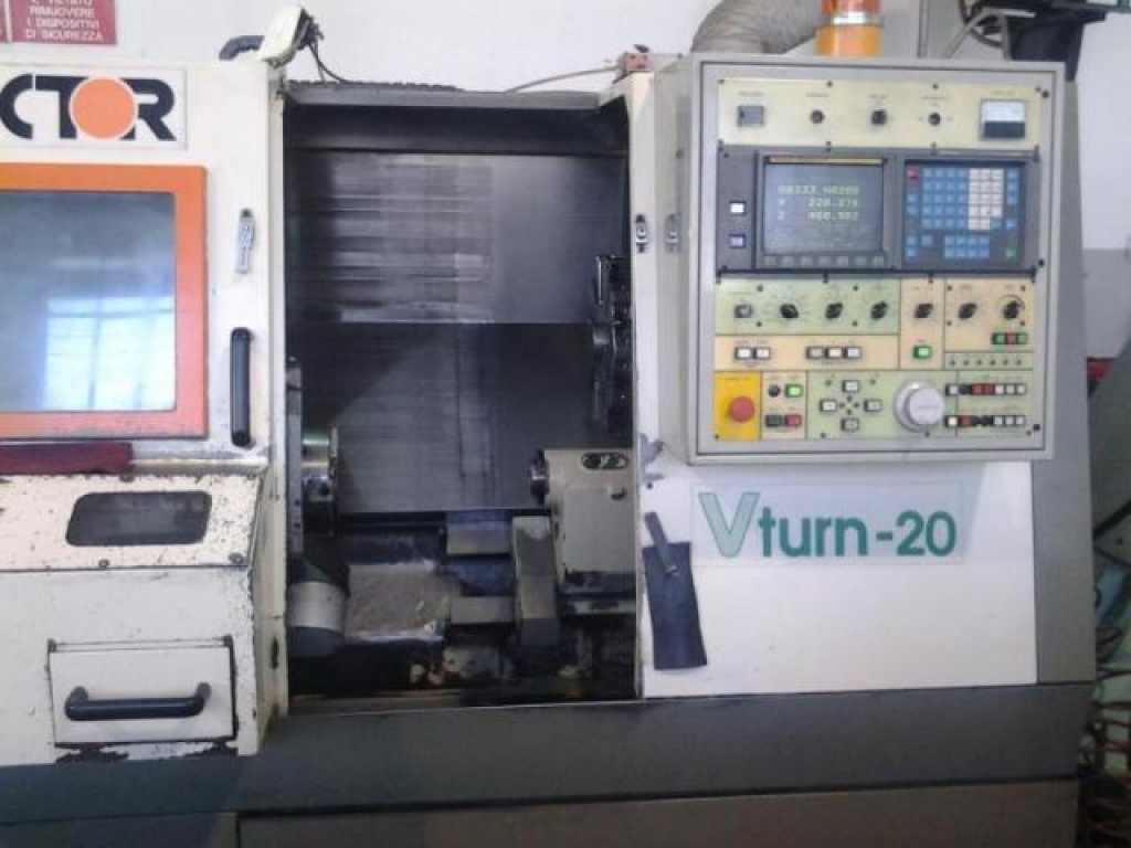 TORNIO ORIZZONTALE  CNC VICTOR VT20/60 - Foto integrale macchina 