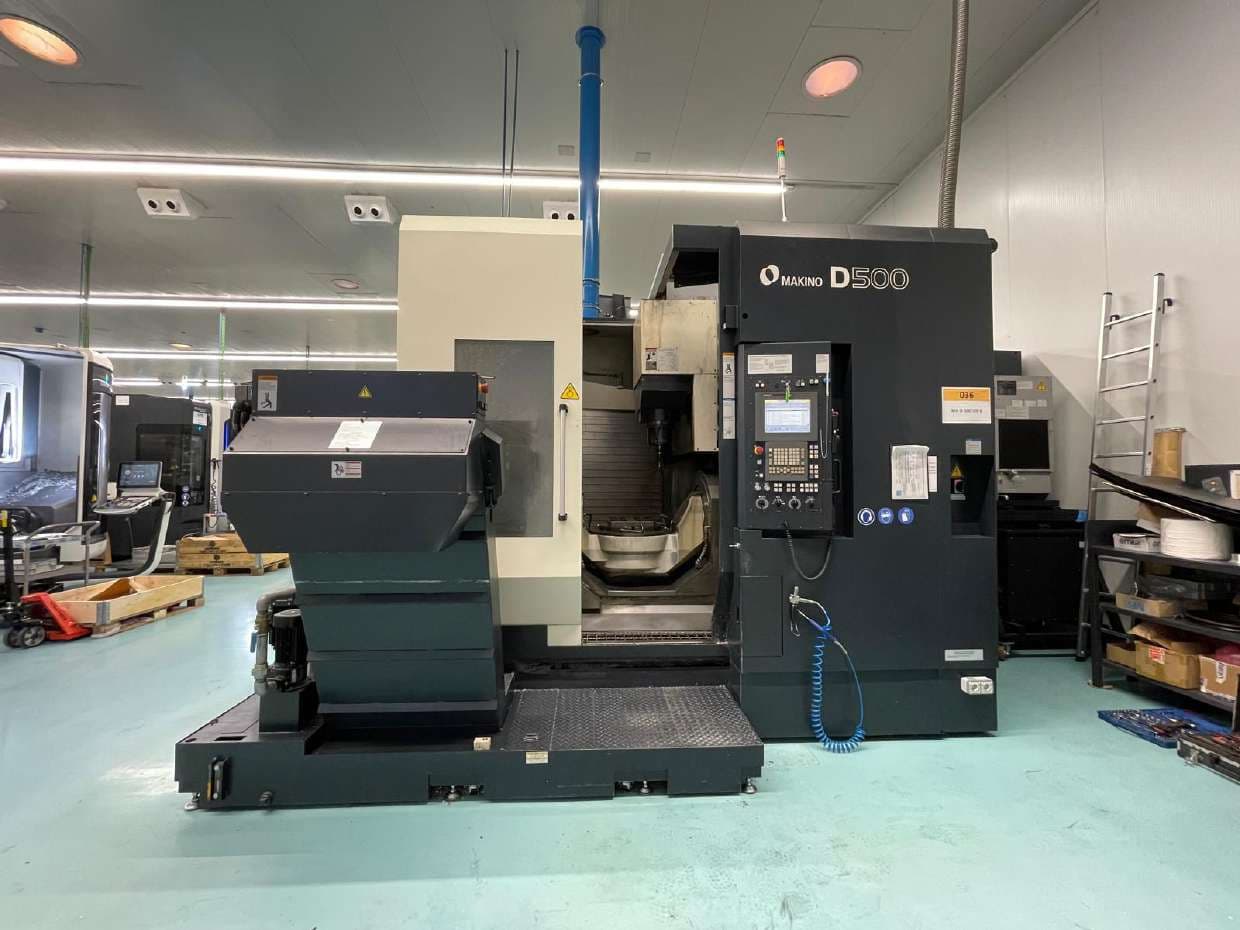 Centro di lavoro verticale 5 assi Makino D500