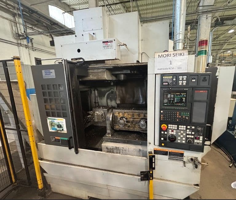 Centro di lavoro verticale Mori seiki NV5000 A1/40