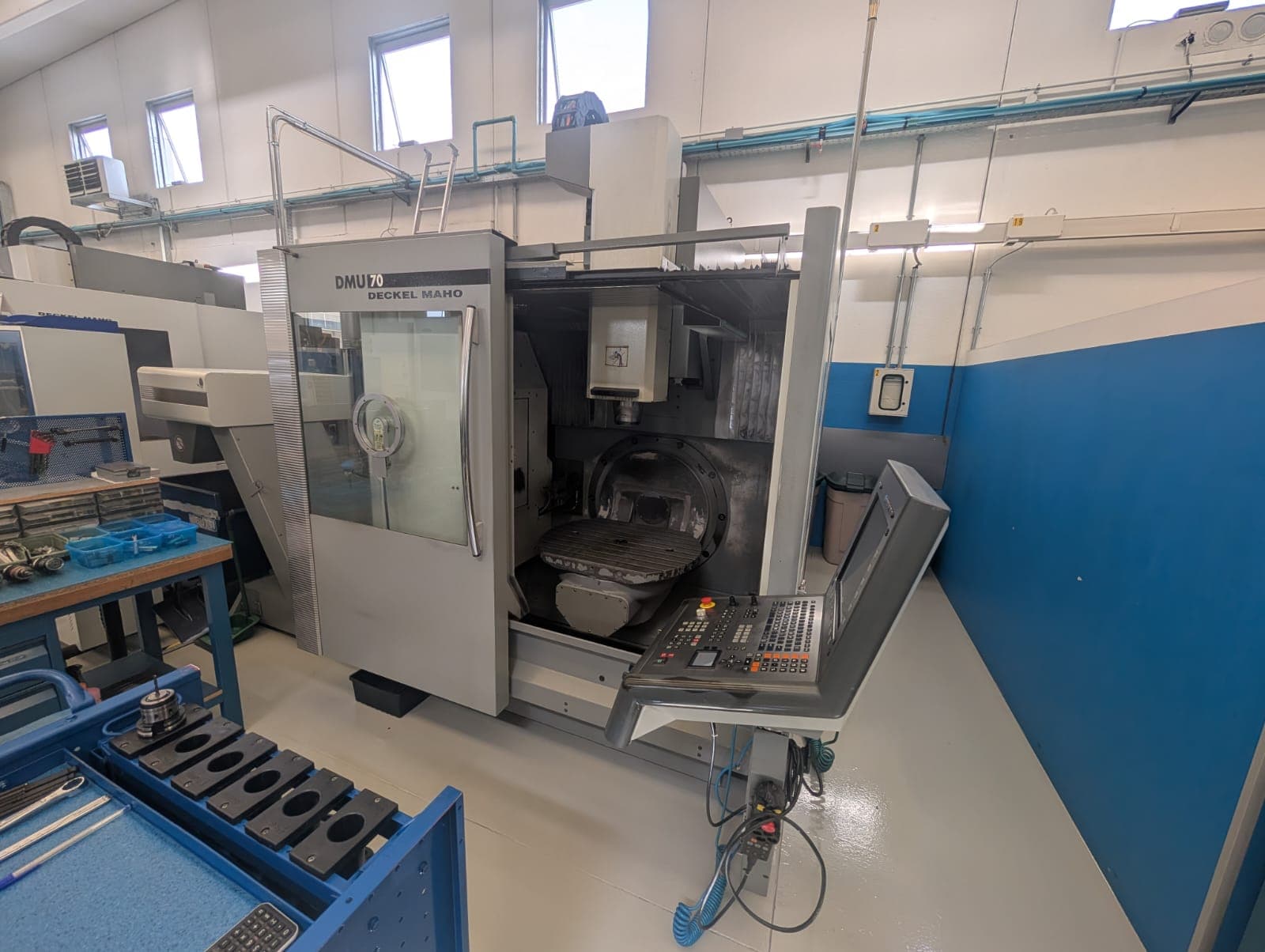 Centro di lavoro verticale 5 assi DECKEL MAHO DMU 70