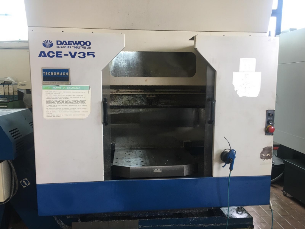 CENTRO DI LAVORO VERTICALE DAEWOO  V35