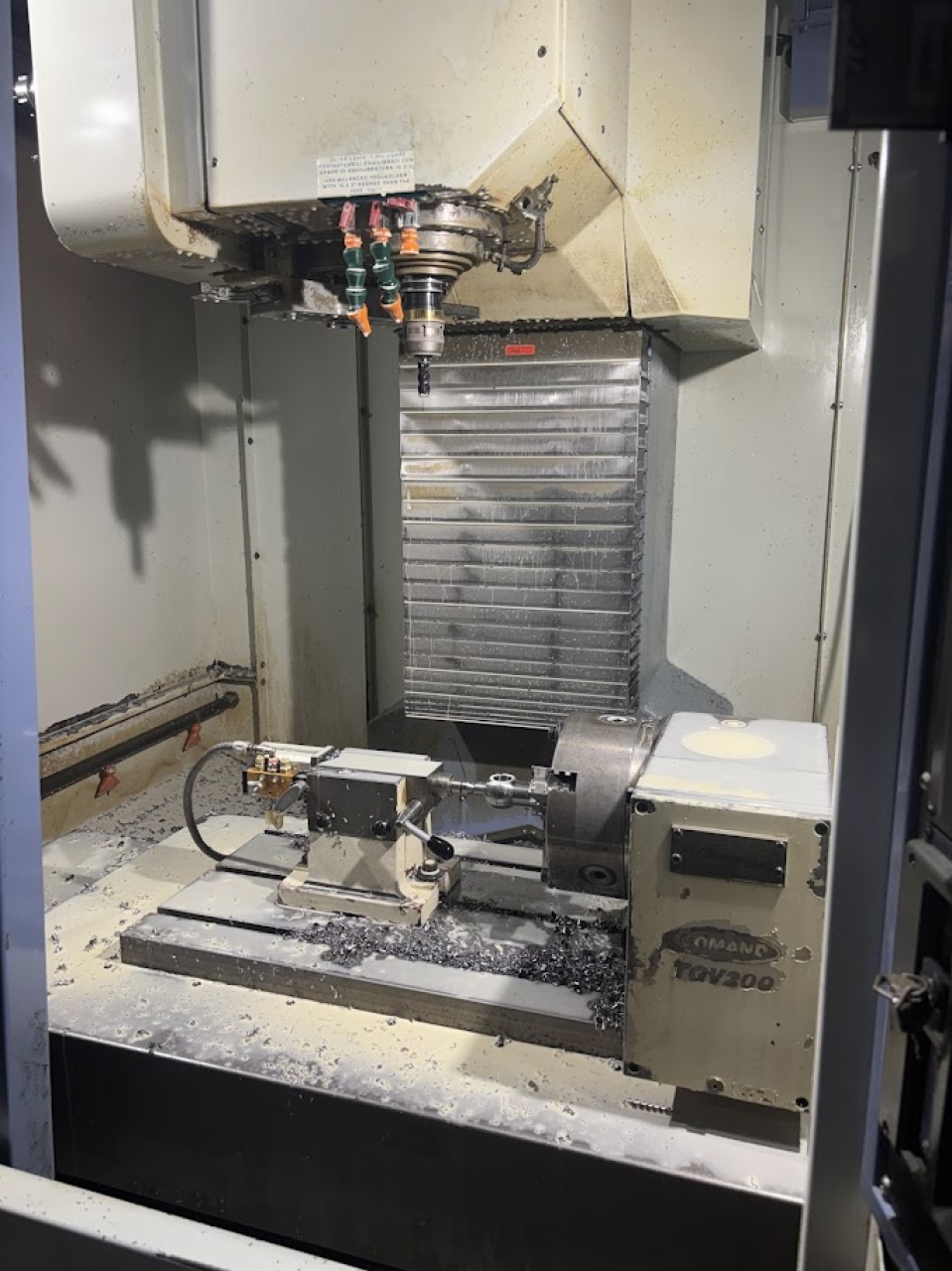 Centro Di Lavoro Verticale FAMUP MC-60E Foto zona di lavoro 