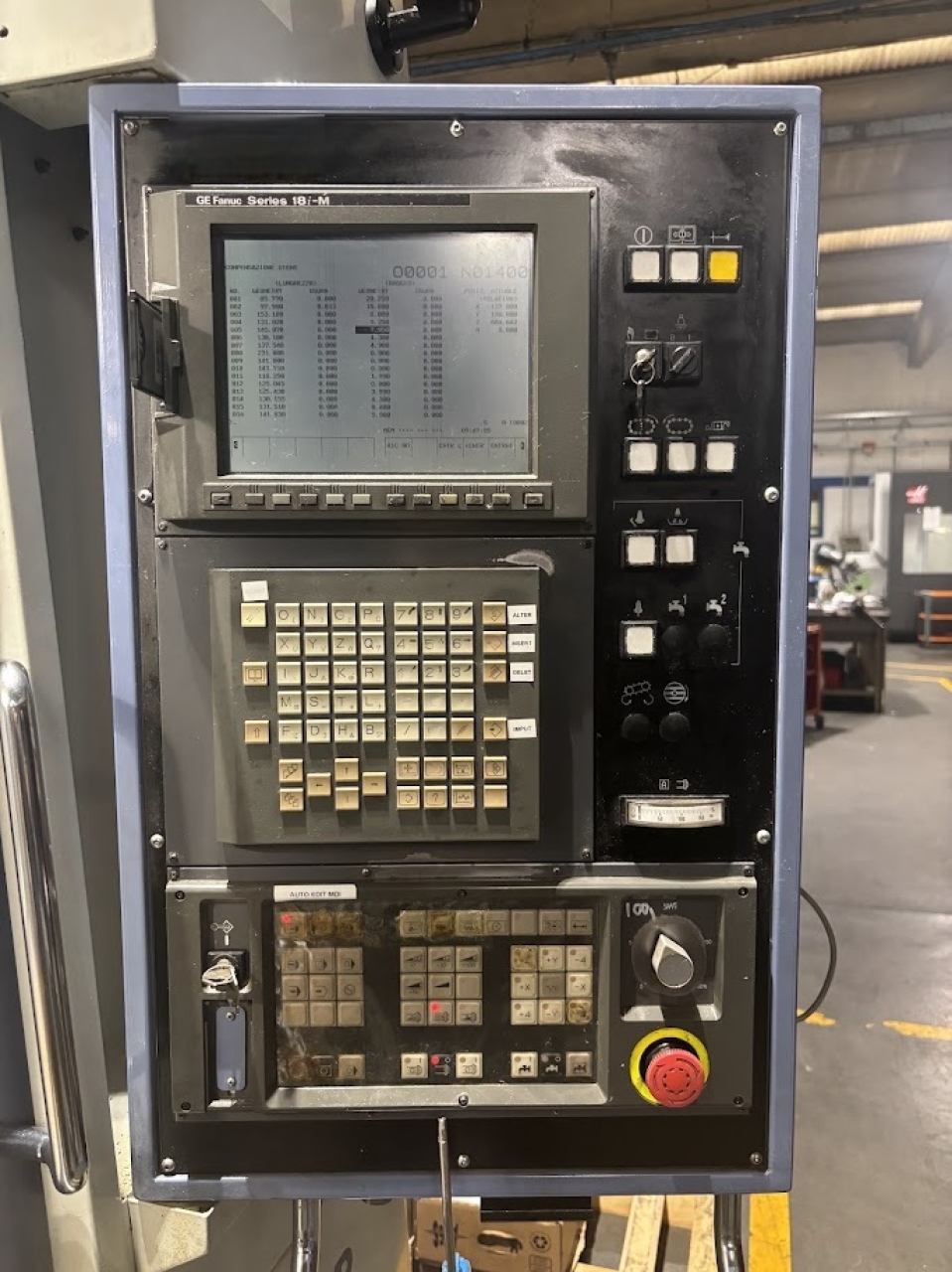 Centro Di Lavoro Verticale FAMUP MC-60E Foto pannello di controllo 