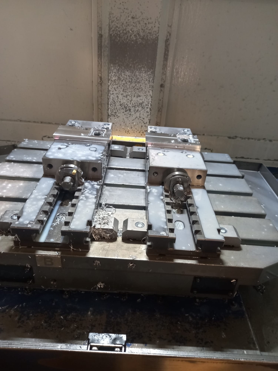 Centro Di Lavoro Verticale Rotopallet Mori Seiki GV 503 Foto facoltativa 1 