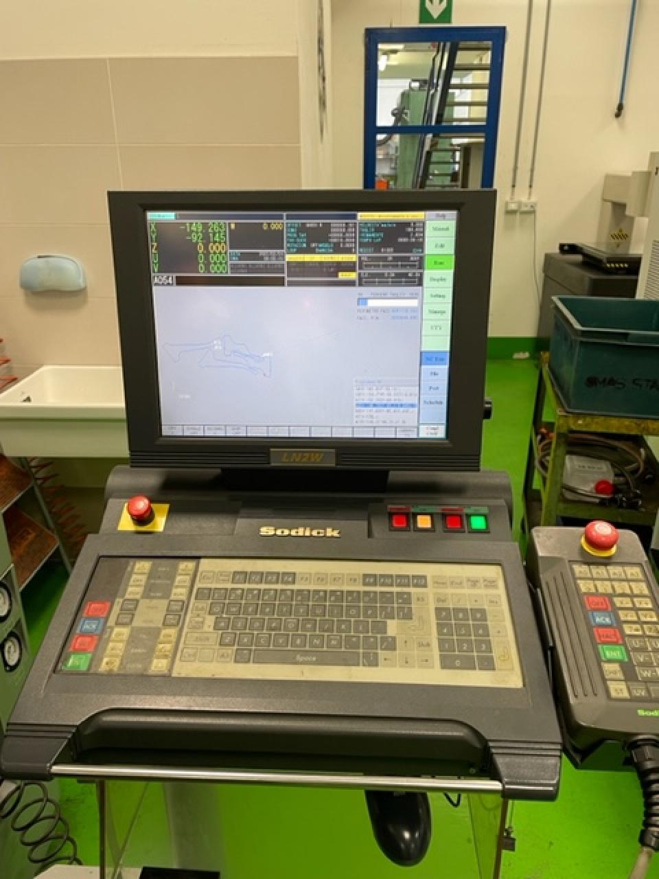 Elettroerosione A Filo Sodick AG600L Foto pannello di controllo 