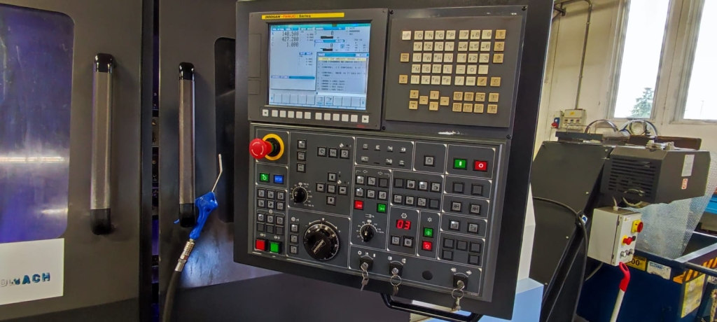 Tornio Motorizzato Doosan PUMA 400MA Foto pannello di controllo 